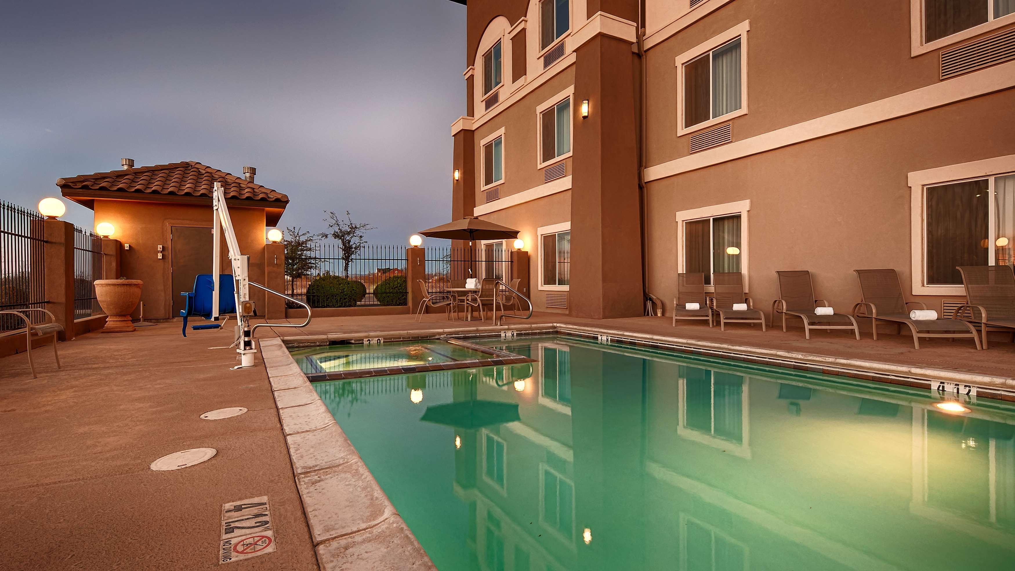 Best Western Douglas Inn & Suites Екстер'єр фото