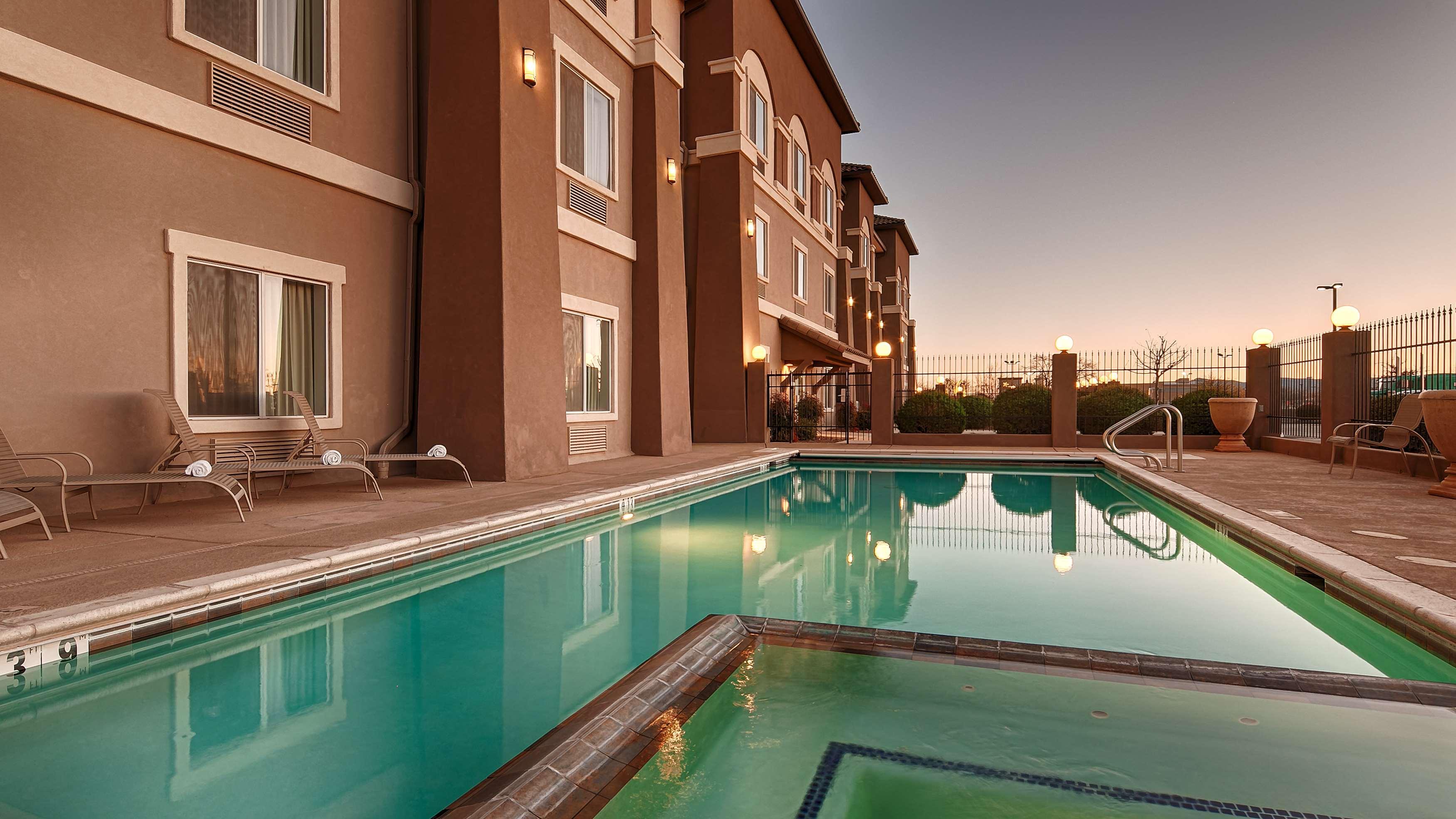 Best Western Douglas Inn & Suites Екстер'єр фото