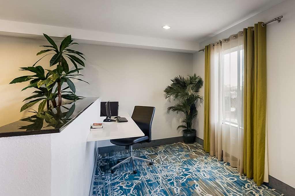 Best Western Douglas Inn & Suites Зручності фото
