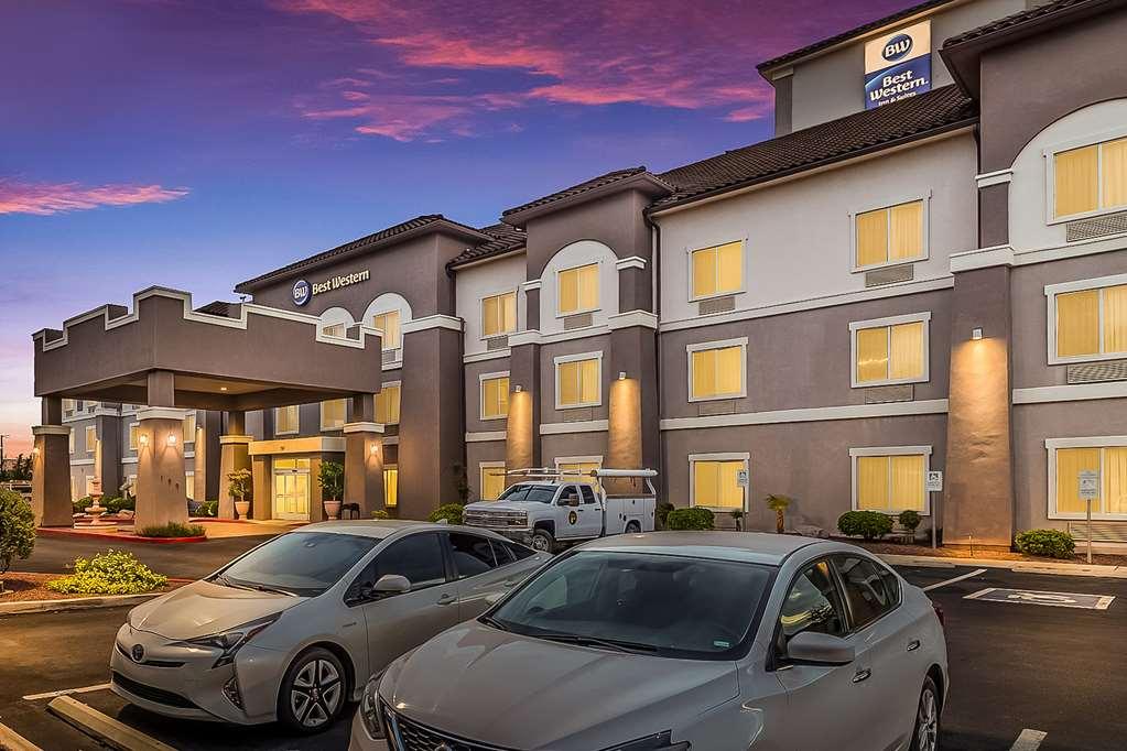 Best Western Douglas Inn & Suites Екстер'єр фото