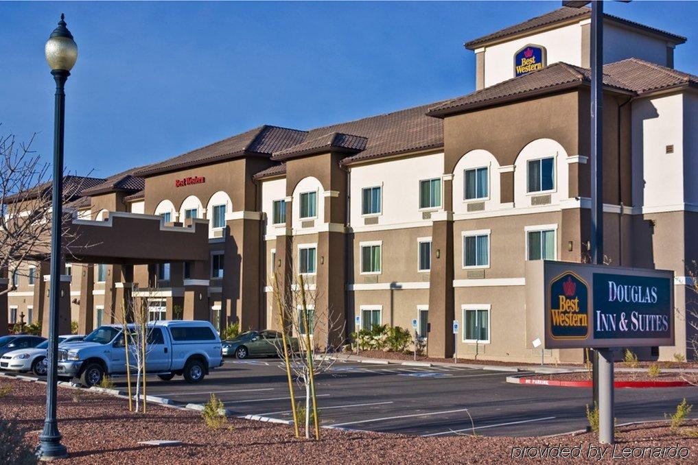 Best Western Douglas Inn & Suites Екстер'єр фото