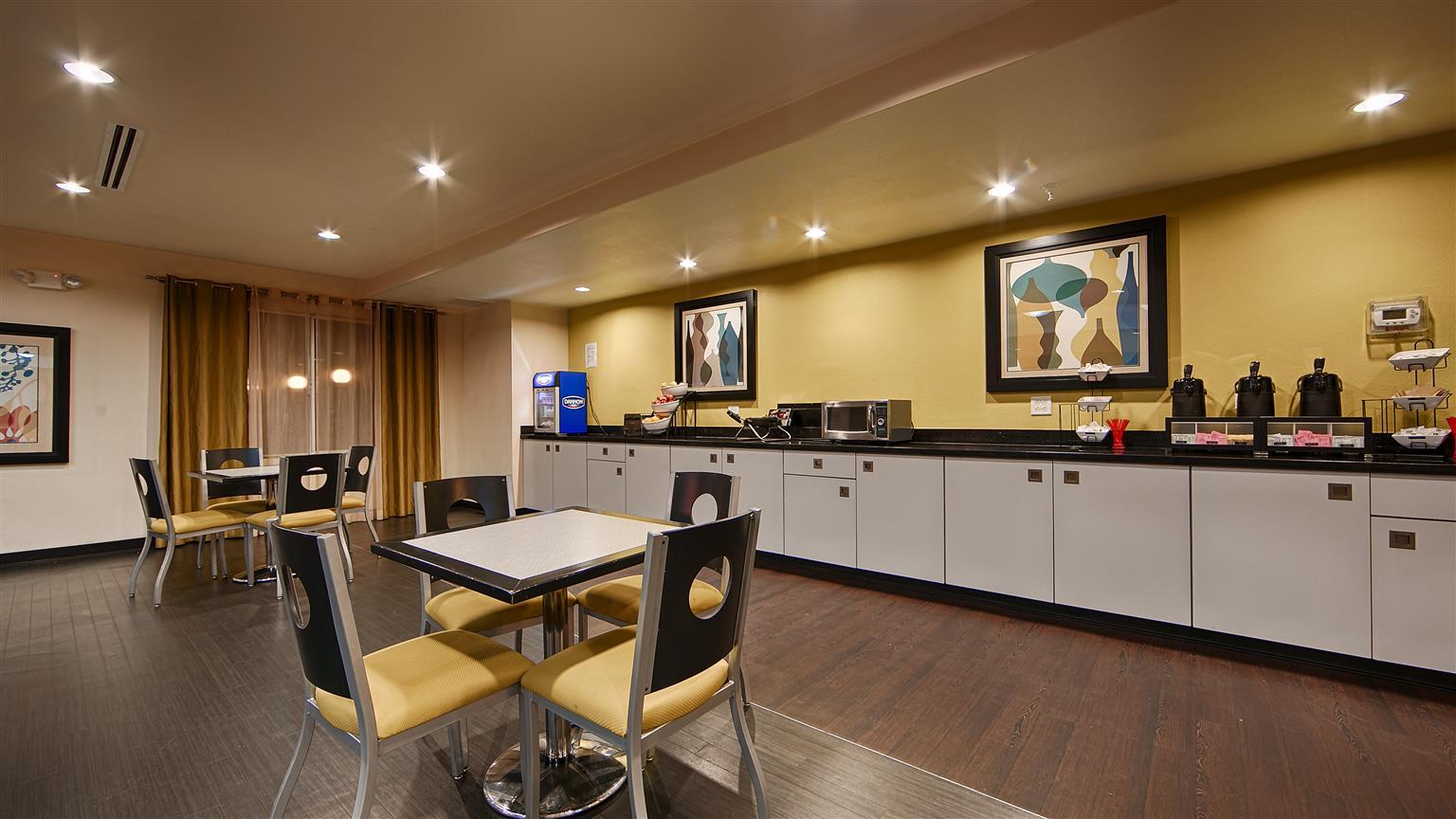 Best Western Douglas Inn & Suites Екстер'єр фото